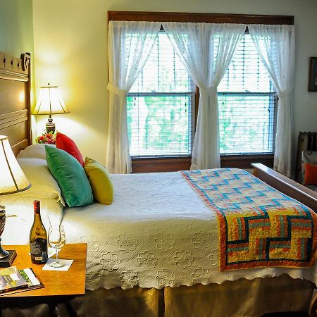 The White Oak Inn Zuck Екстер'єр фото