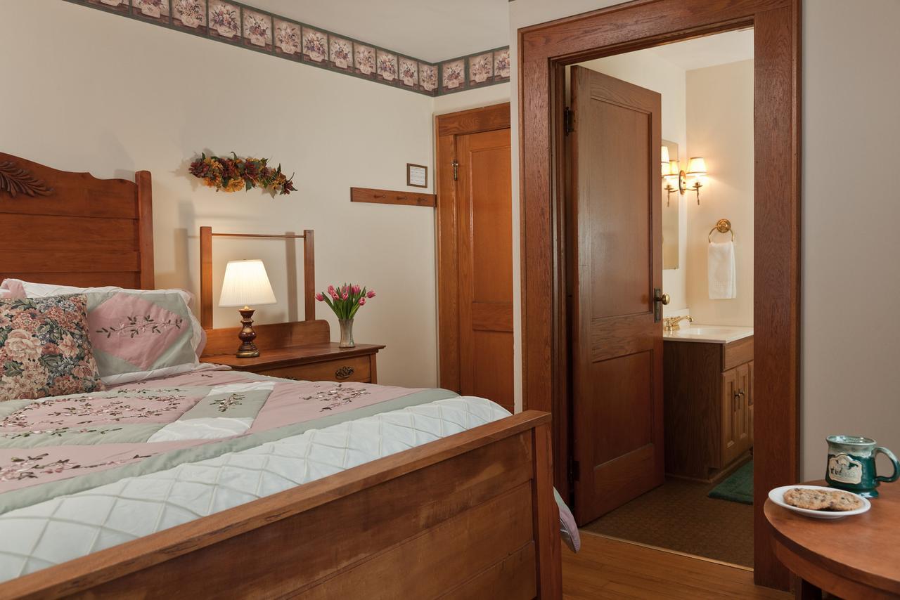 The White Oak Inn Zuck Екстер'єр фото