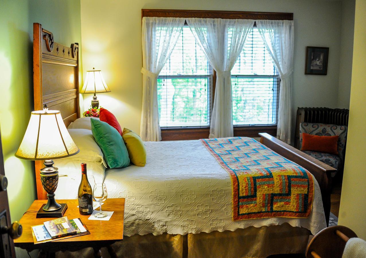 The White Oak Inn Zuck Екстер'єр фото