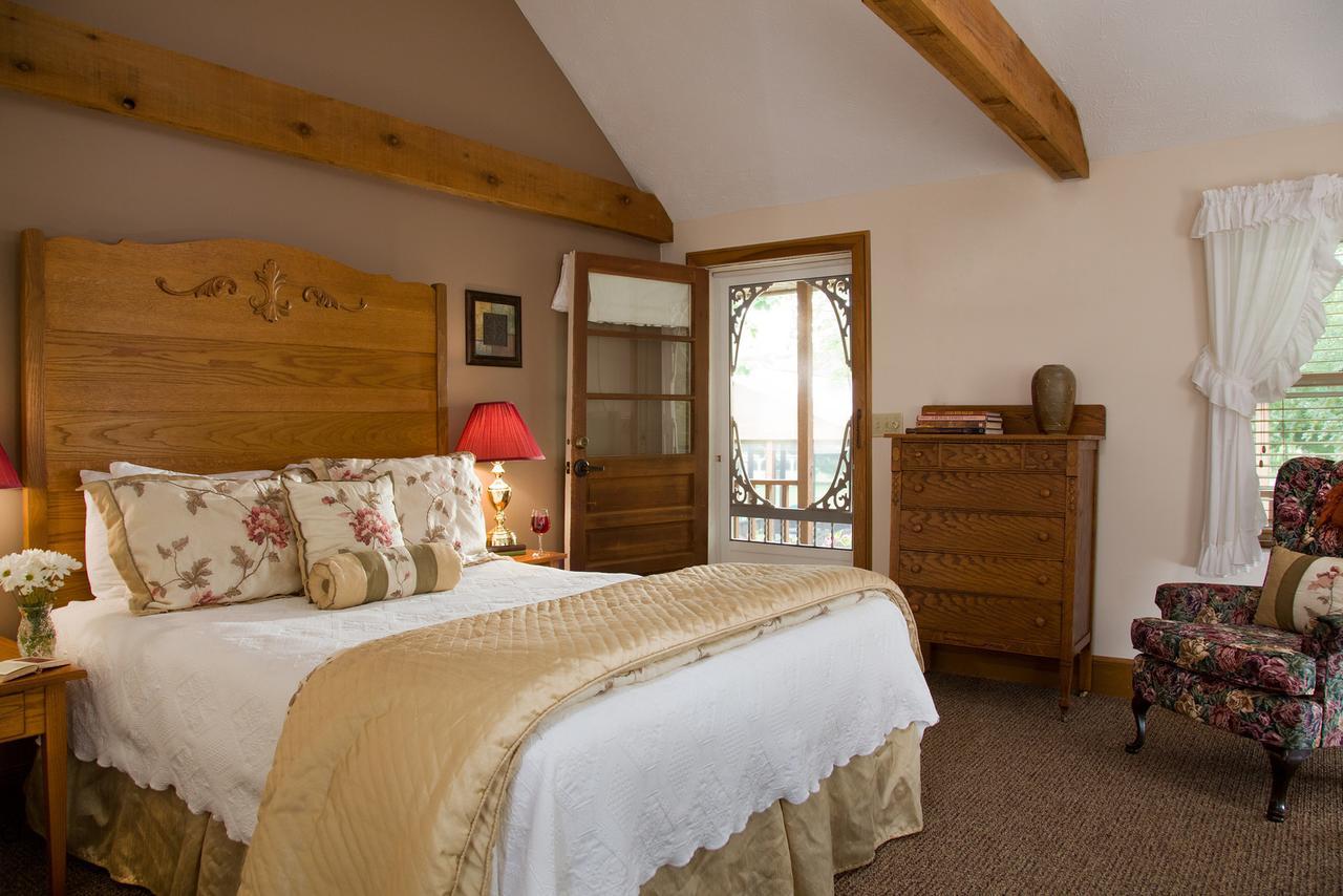 The White Oak Inn Zuck Екстер'єр фото