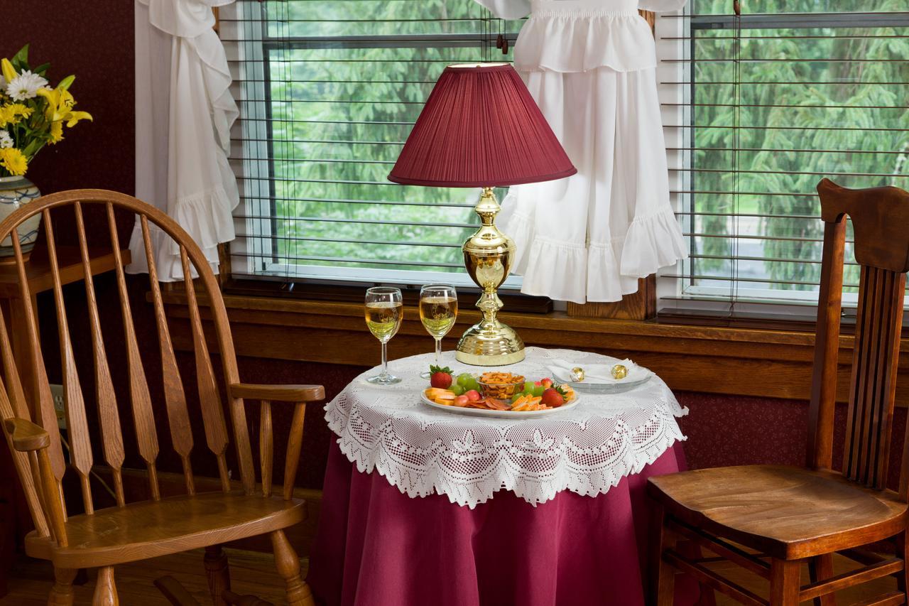 The White Oak Inn Zuck Екстер'єр фото
